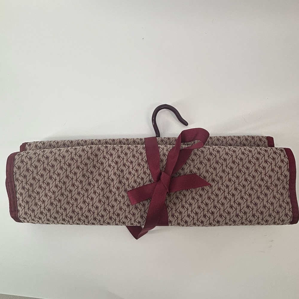 1980 Mary Kay vintage hanging cosmetic bag classic MK logo print roll up style